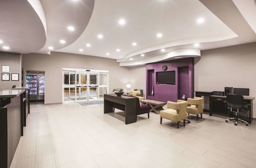 La Quinta Inn & Suites by Wyndham Baton Rouge Denham Springs 23/44