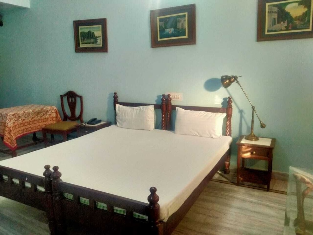 Anuraag Villa 57/65