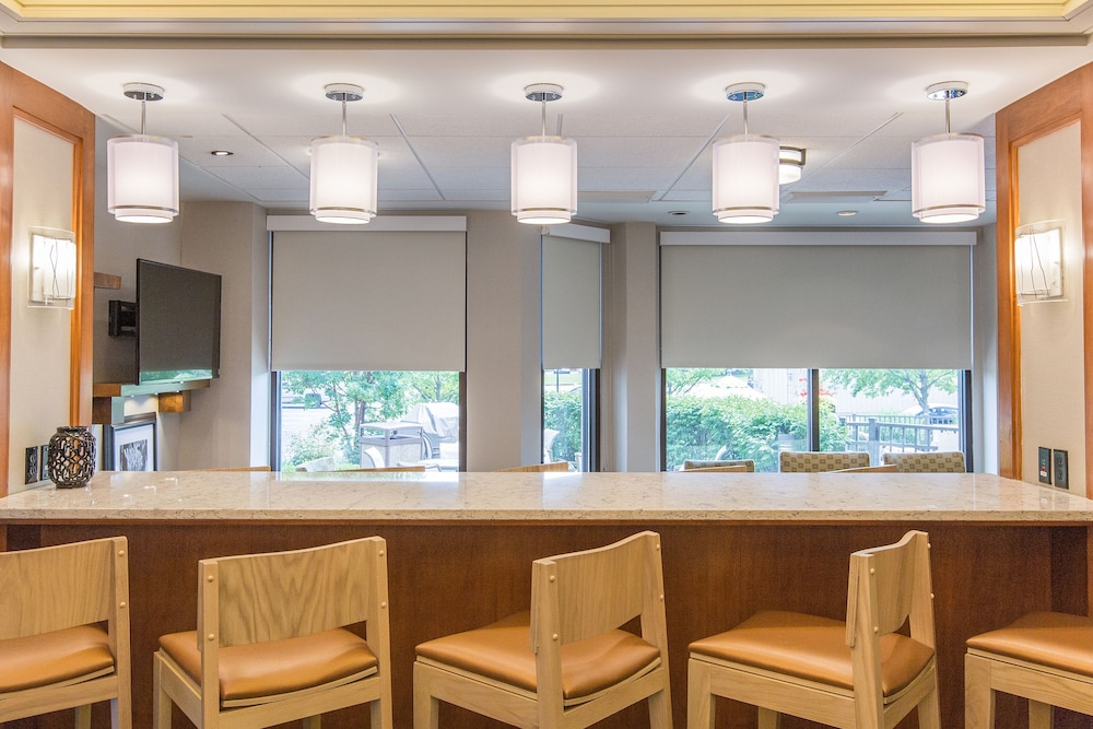 Hampton Inn Lancaster, PA 11/42
