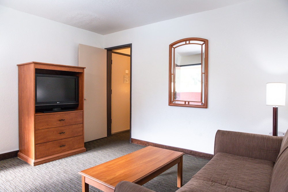 Days Inn By Wyndham Encinitas Moonlight Beach 30/46
