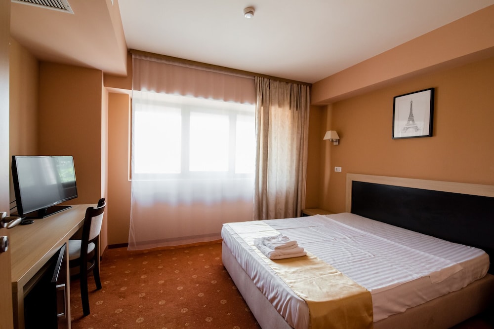 Oxford Inns Suites 13/45