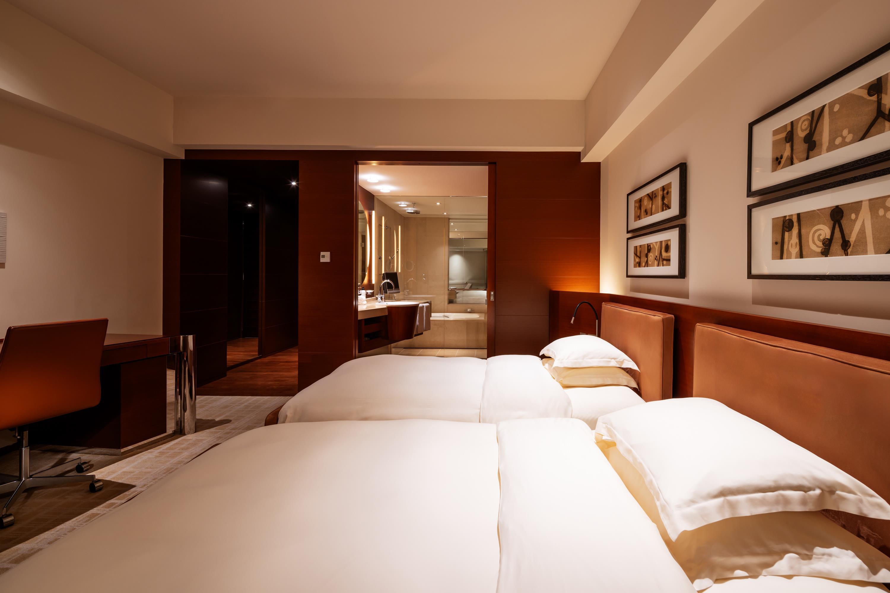 Standard, Twin Beds