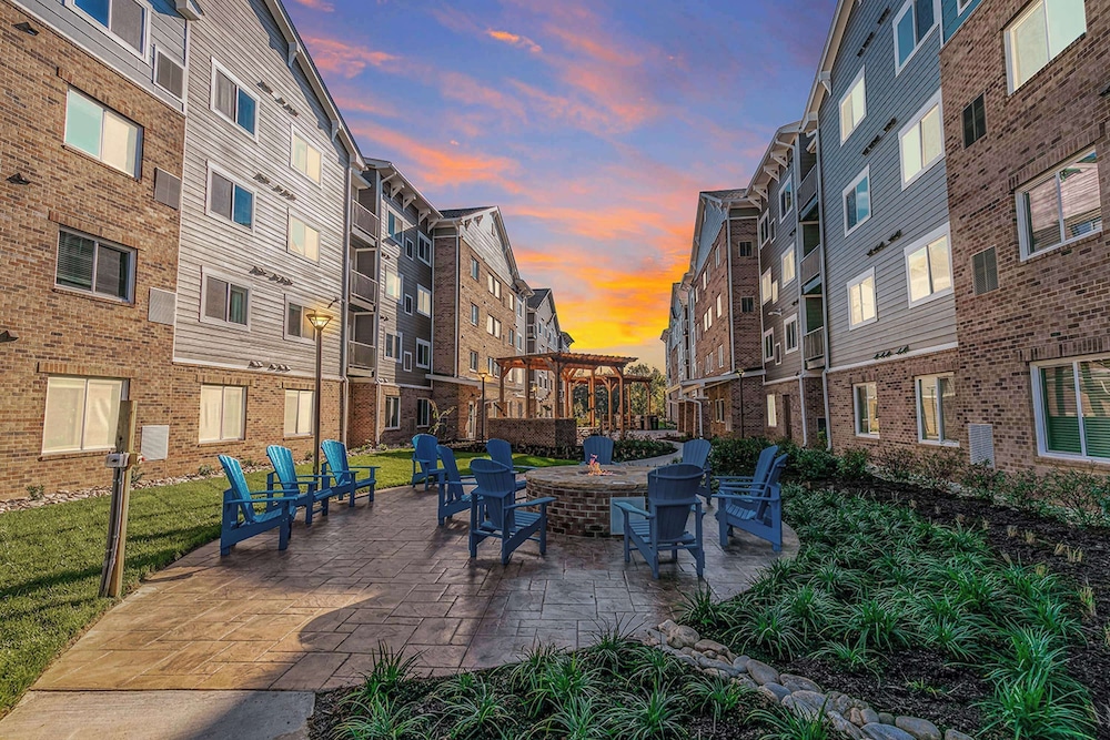WaterWalk Extended Stay by Wyndham Charlotte - Arrowood 57/63