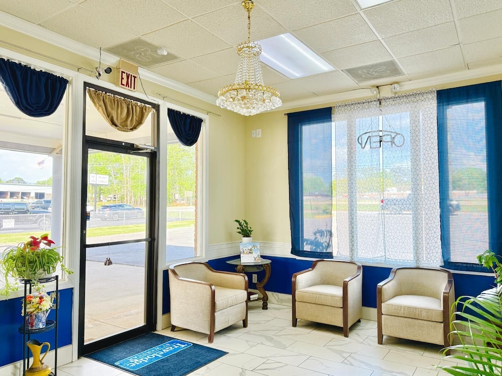 Travelodge by Wyndham Thomasville AL 28/50