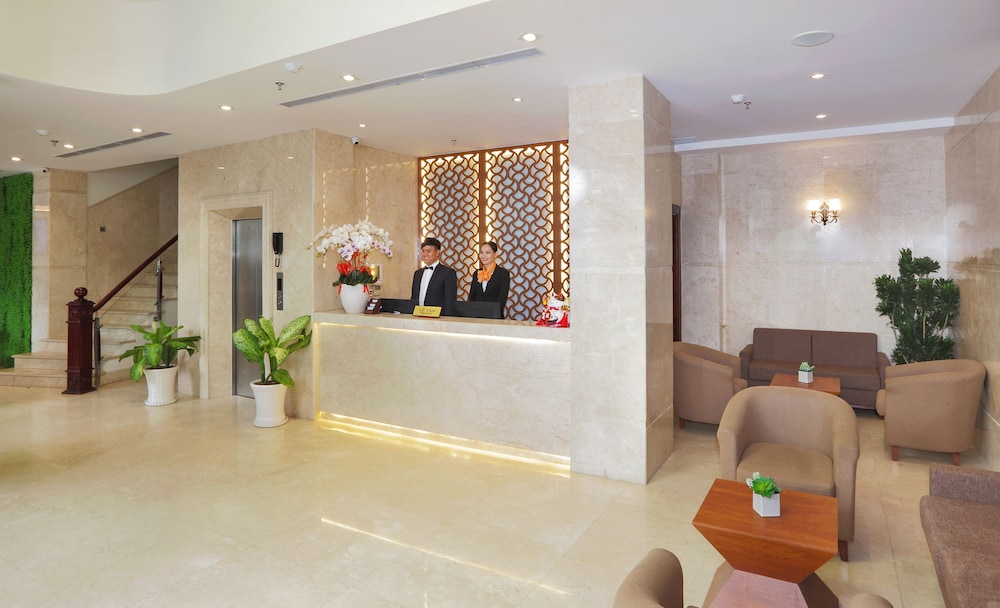 Golda Hotel 4/38