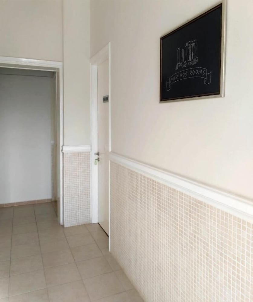 Marinos Rooms 3/50