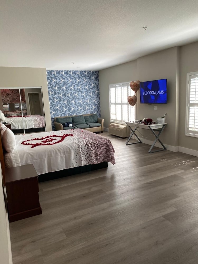 Guesthouse Inn Suites 13/63