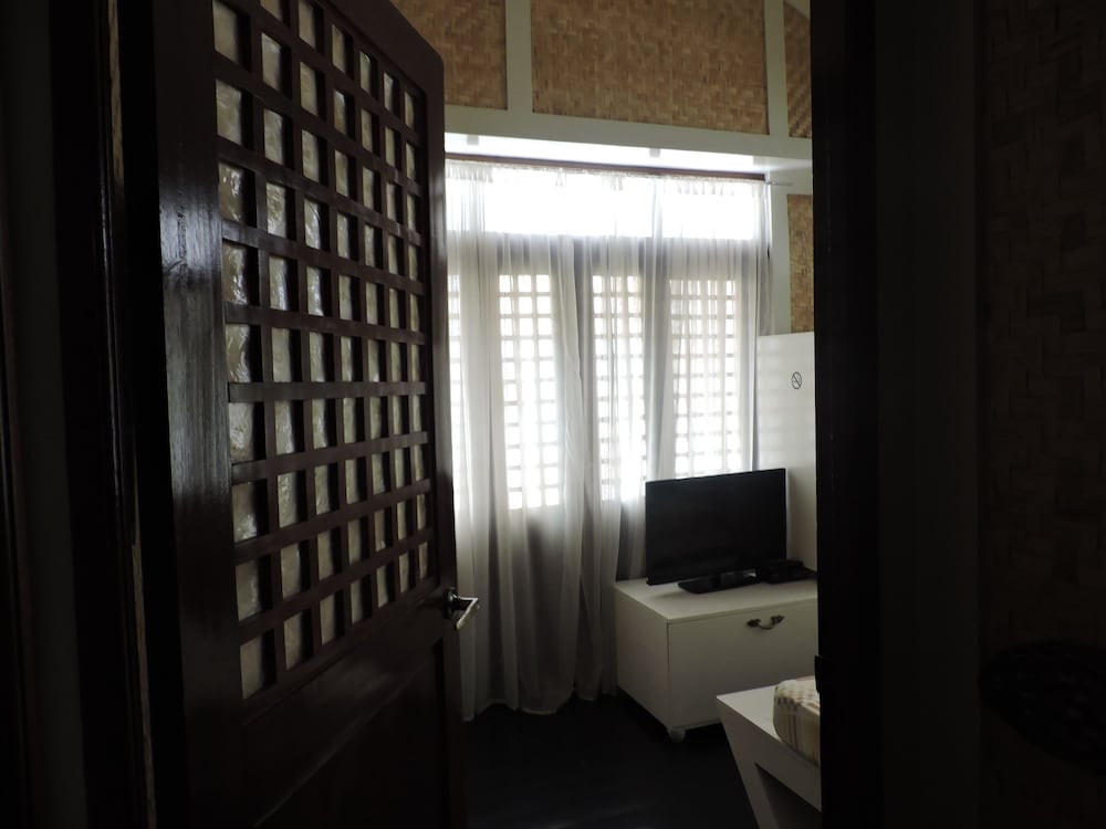 Orange Mangrove Pension House by SMS Hospitality 41/60