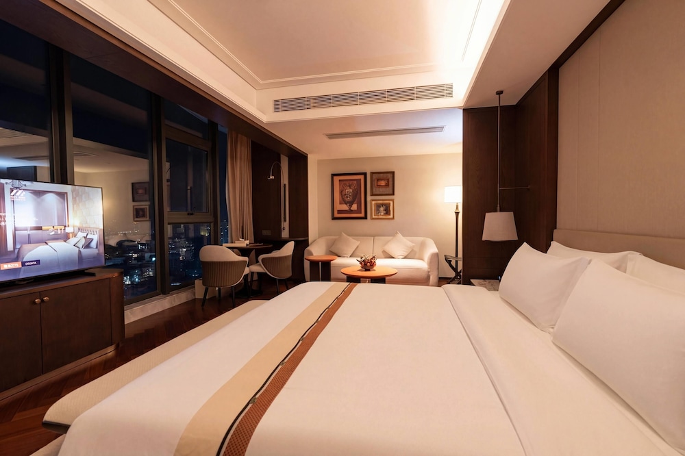 Howard Johnson By Wyndham Phnom Penh Tk 18/57