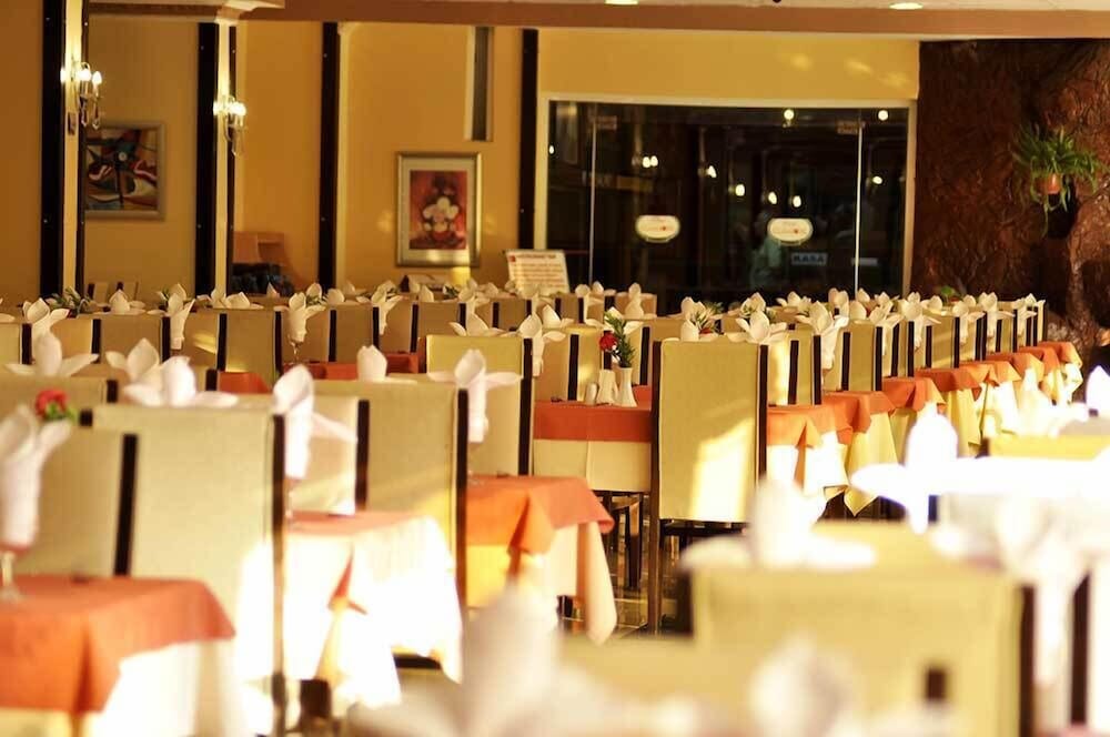 First Class Hotel 26/34