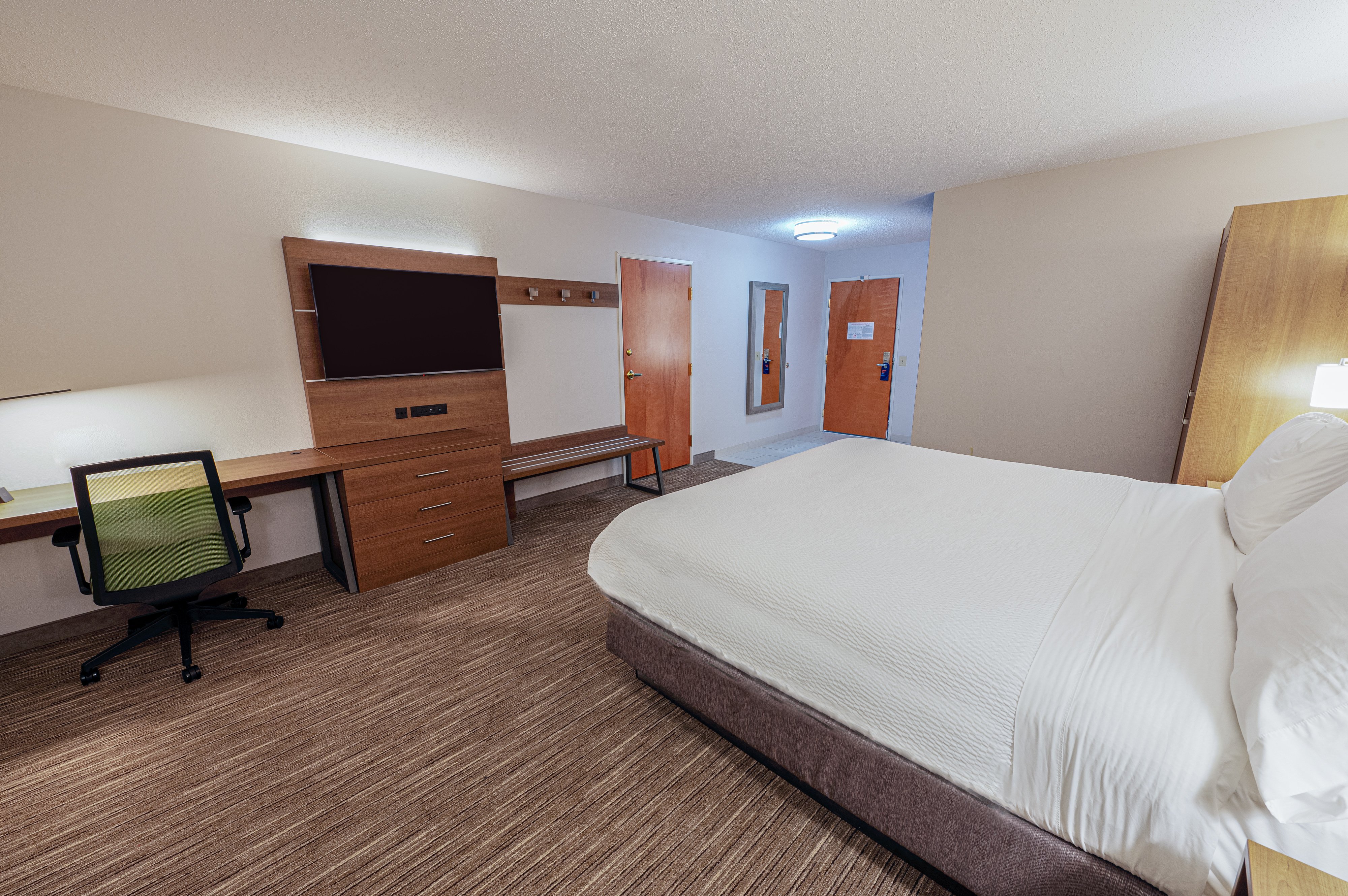 Holiday Inn Express Hotel Suites Goshen 28/75