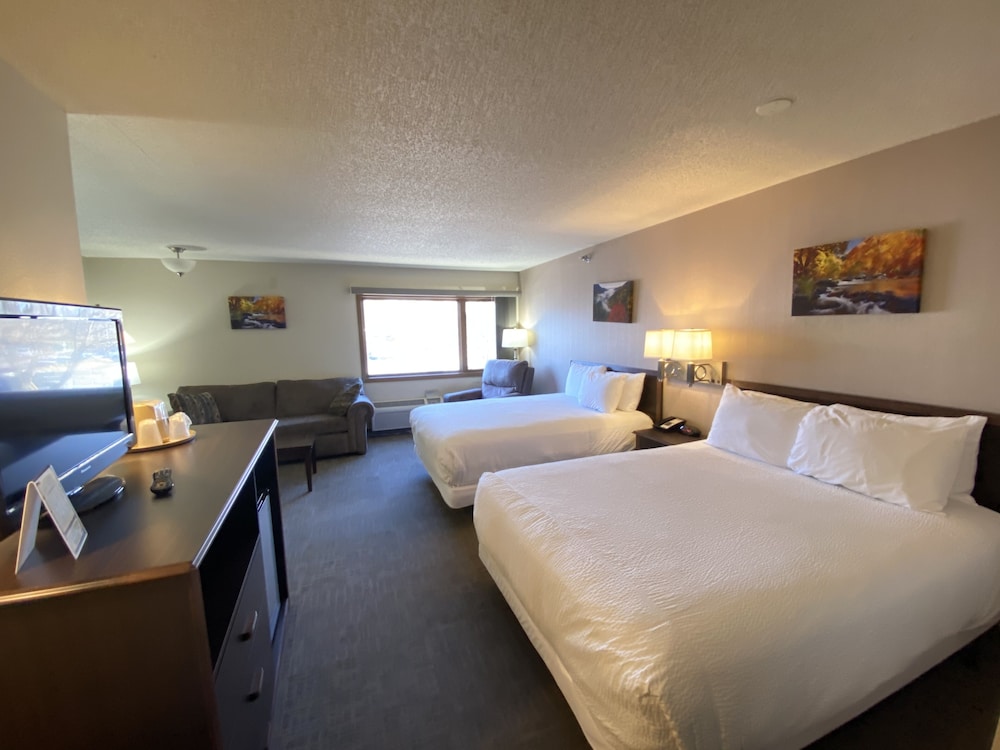 The Center Inn 4/30