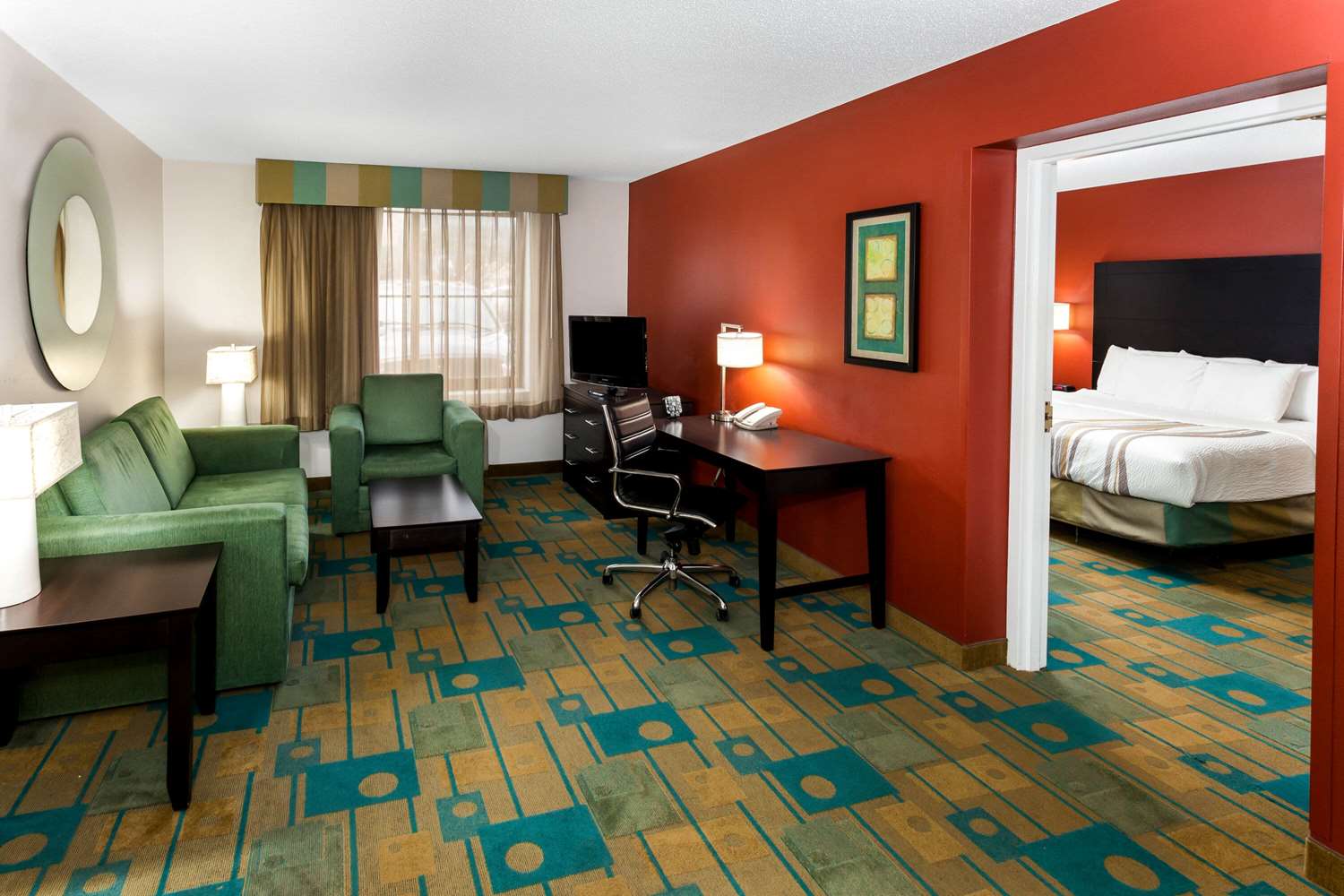 La Quinta Inn Suites Milwaukee Glendale Bayshore 7/37