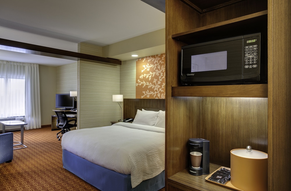 Fairfield Inn Suites Omaha West 18/52
