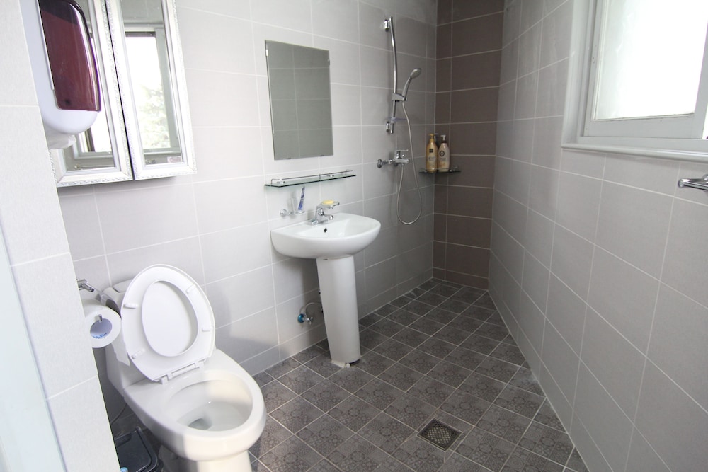 Empathy Guesthouse - Hostel 49/50