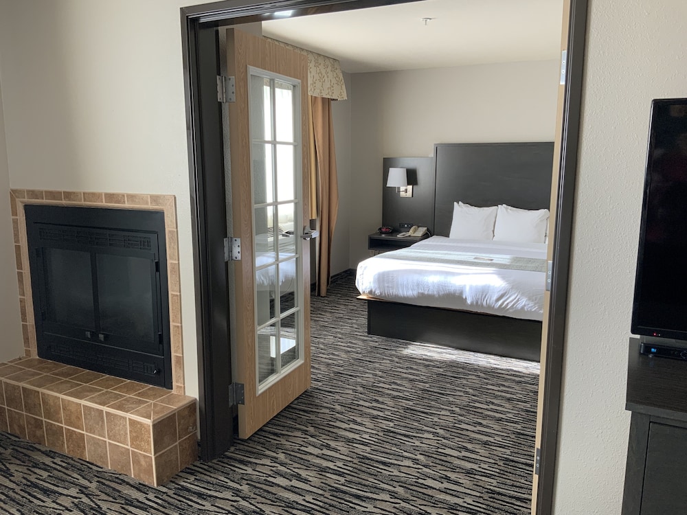 Best Western Sawtooth Inn & Suites 12/34