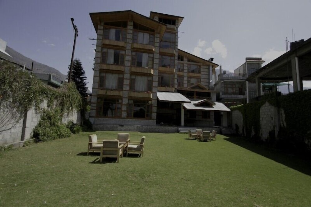 J.J Resorts by Bivaan 7/23