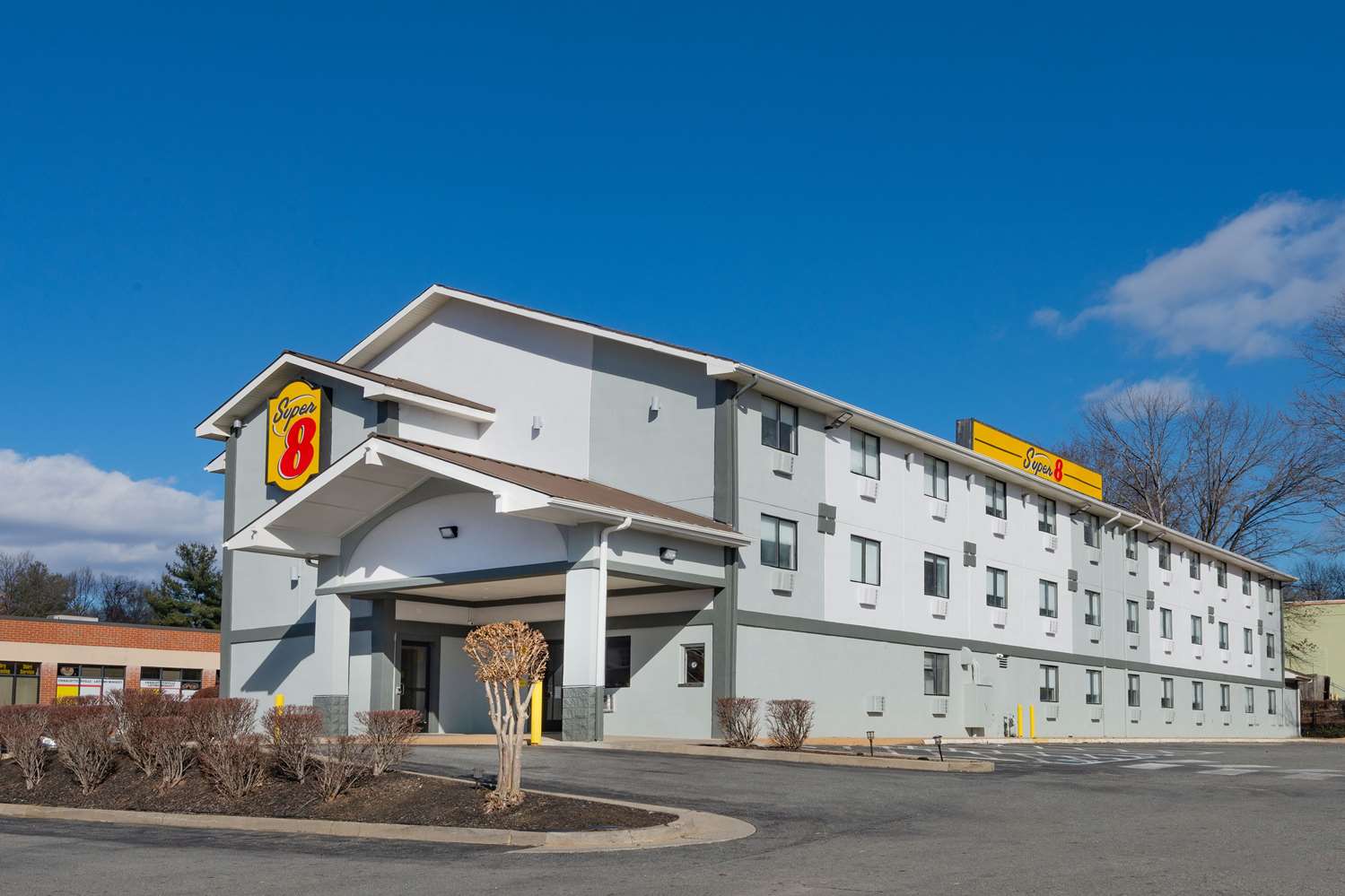 Super 8 by Wyndham Charlottesville 6/51