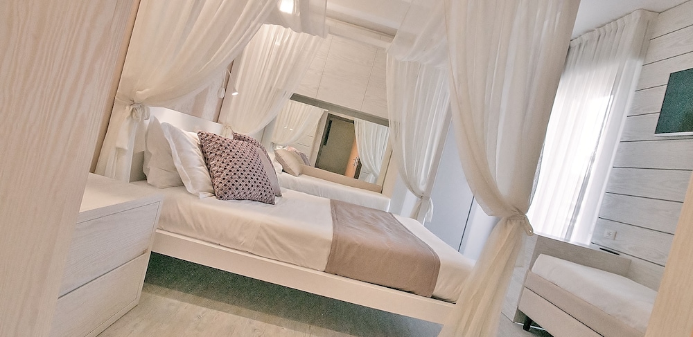 Hotel Villa Paola 39/53