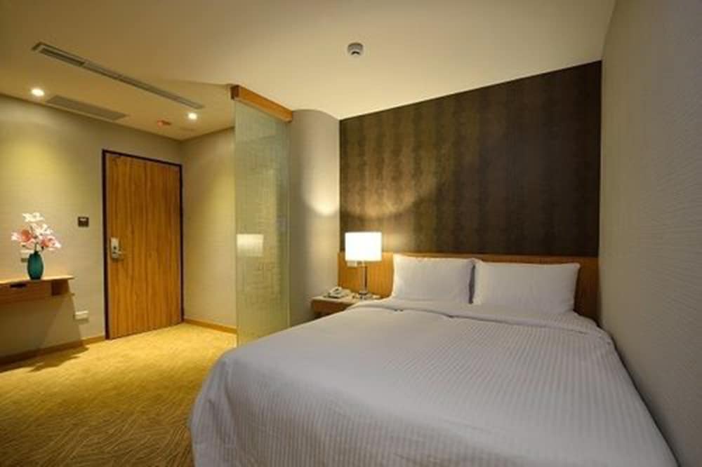 Friend Hotel Yoyo 28/67
