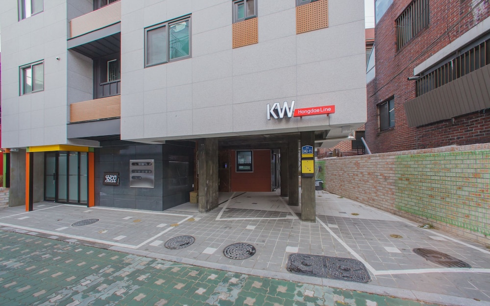 KW Hongdae Line Hostel 31/40