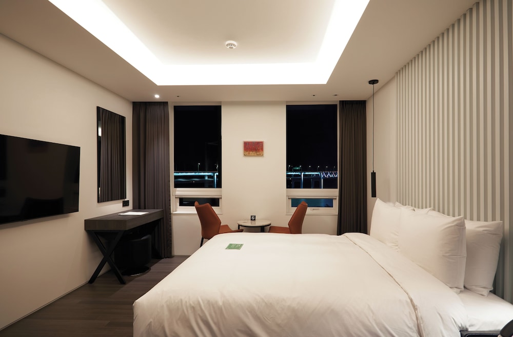 AG405 Hotel 16/50