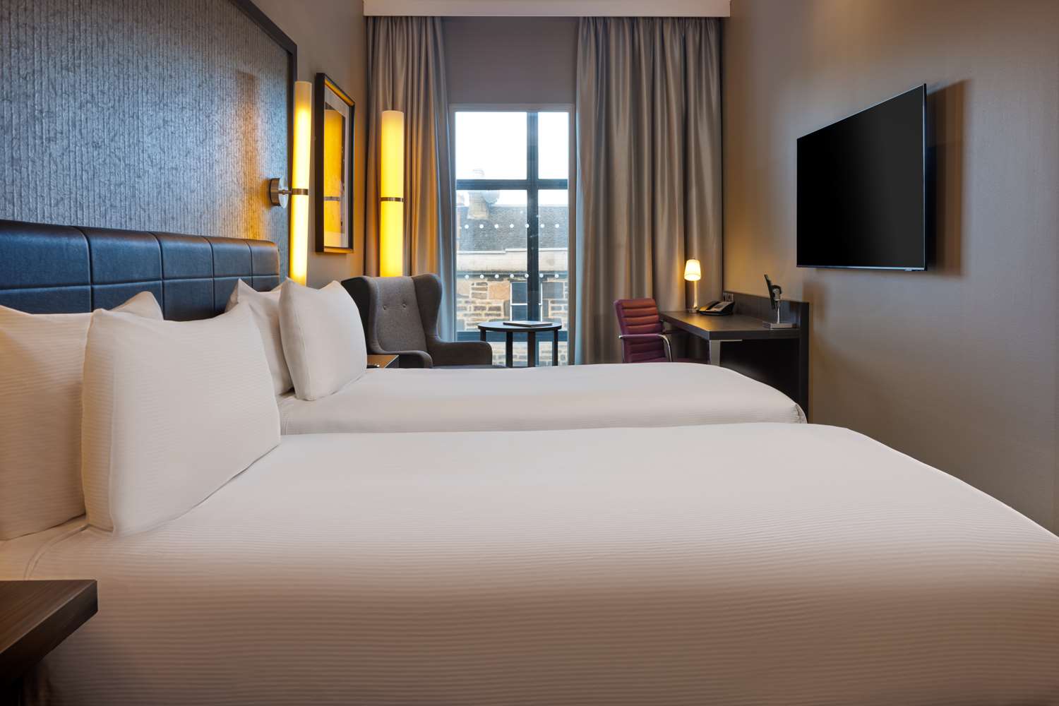 Guest Room, Twin Beds