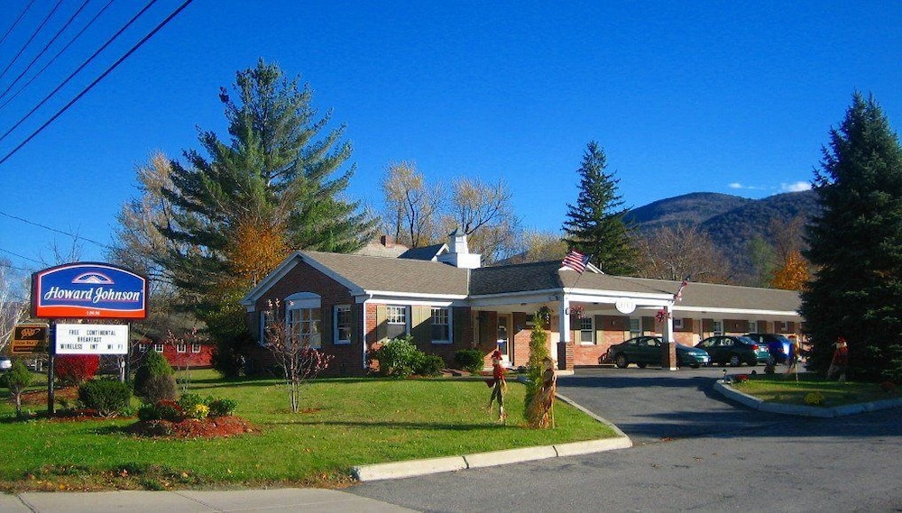 Howard Johnson By Wyndham Williamstown 7/24