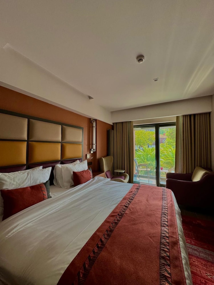 FAMILY, MULTIPLE BEDS, GARDEN VIEW, BALCONY