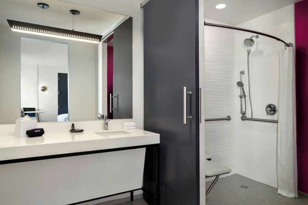 Aloft, King Bed, Aloft Houston Galleria Hotel 10/10