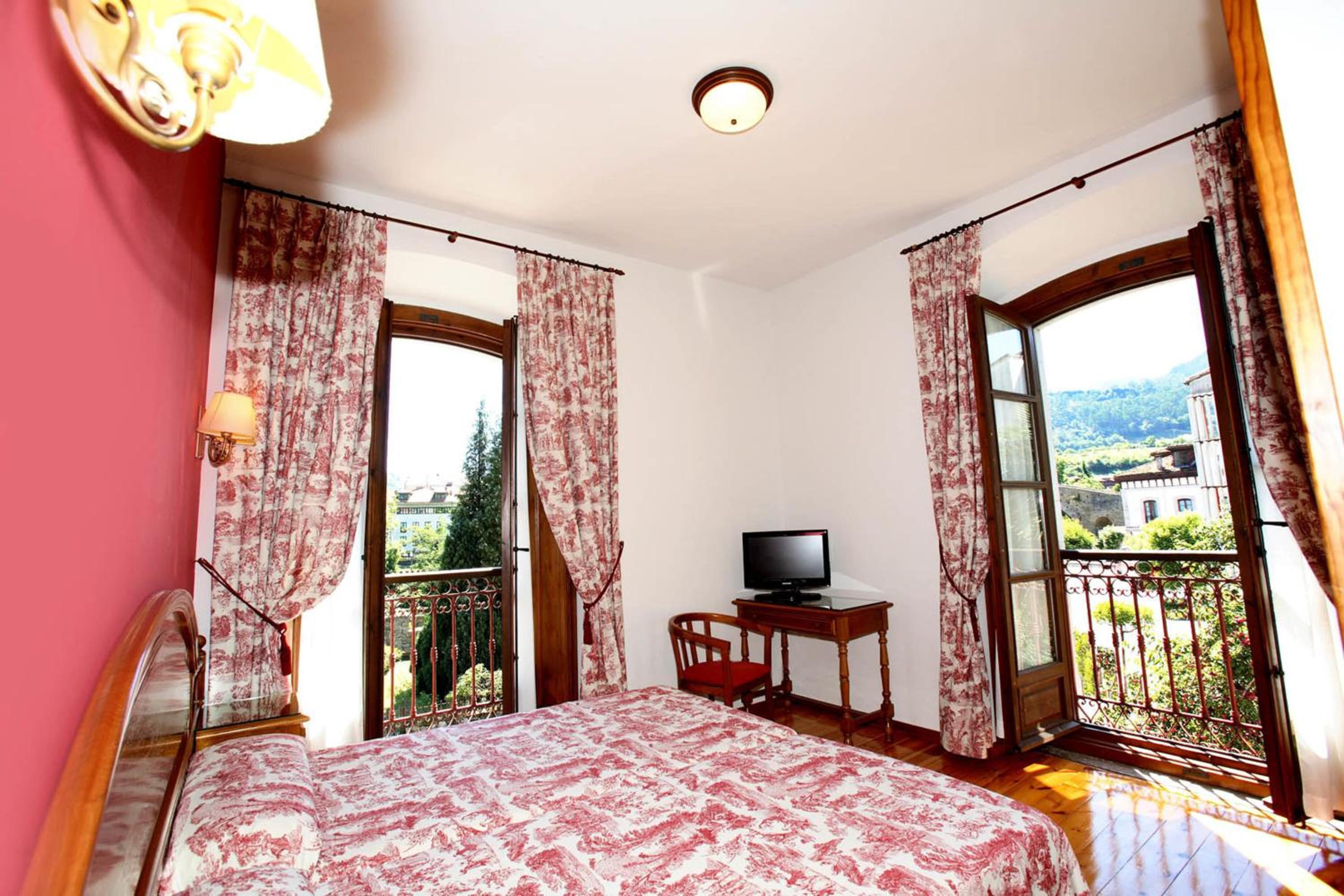 Room, Double Bed