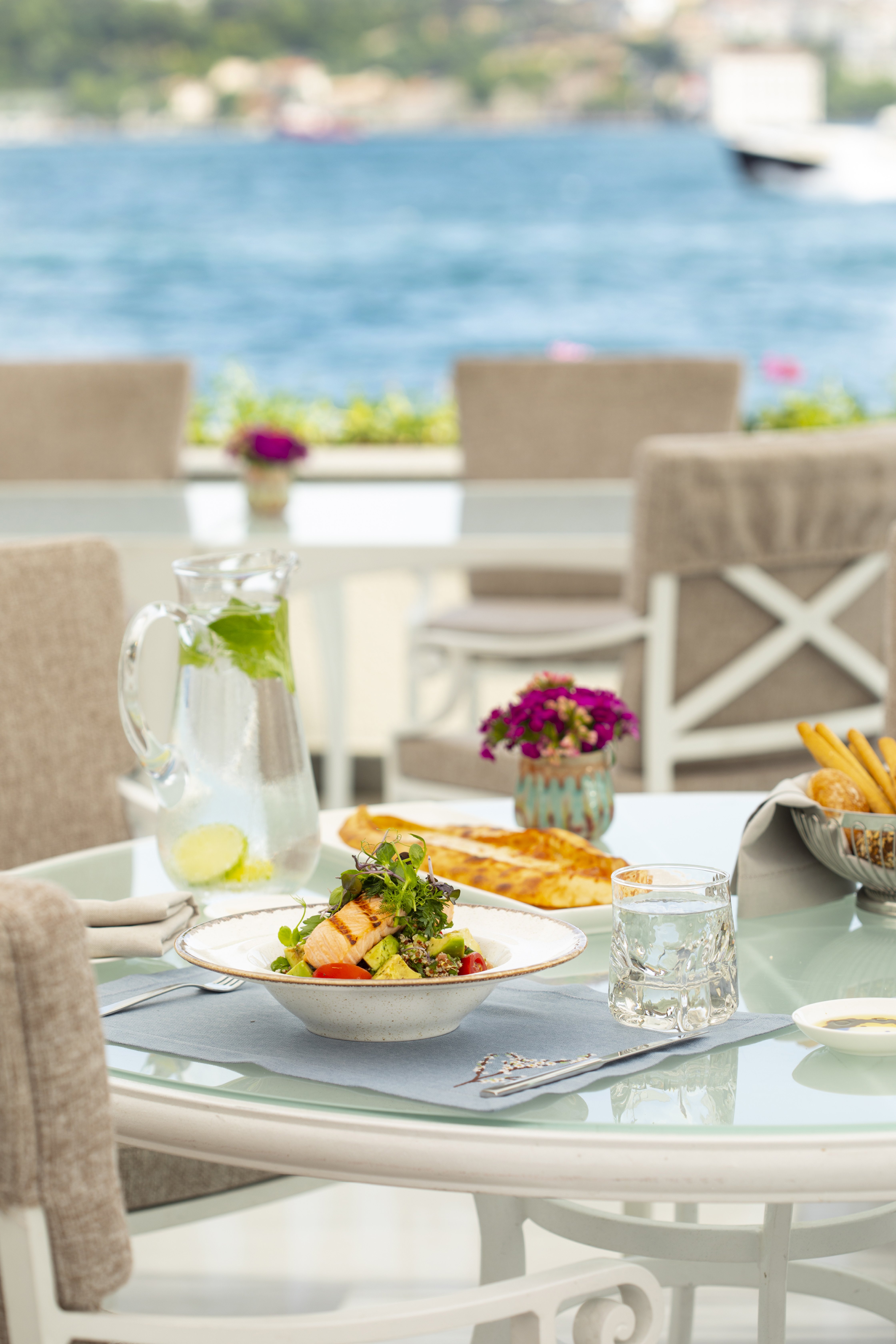 Four Seasons Hotel Istanbul at the Bosphorus 58/80