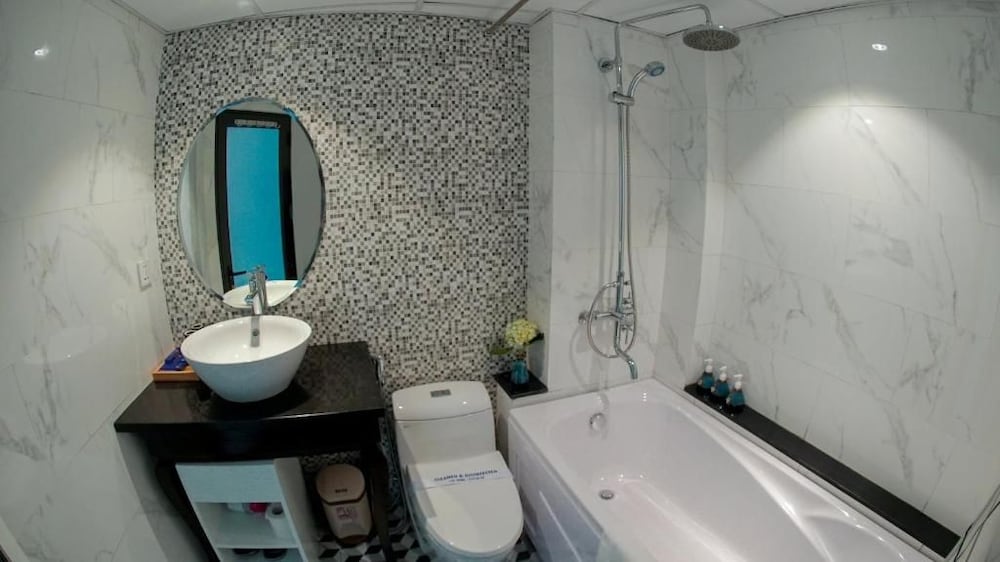 Hanoi La Castela Hotel 42/45