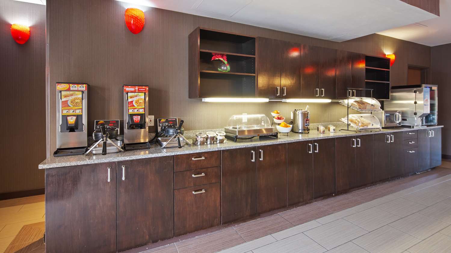 Best Western Plus Austin Airport Inn and Suites 19/31