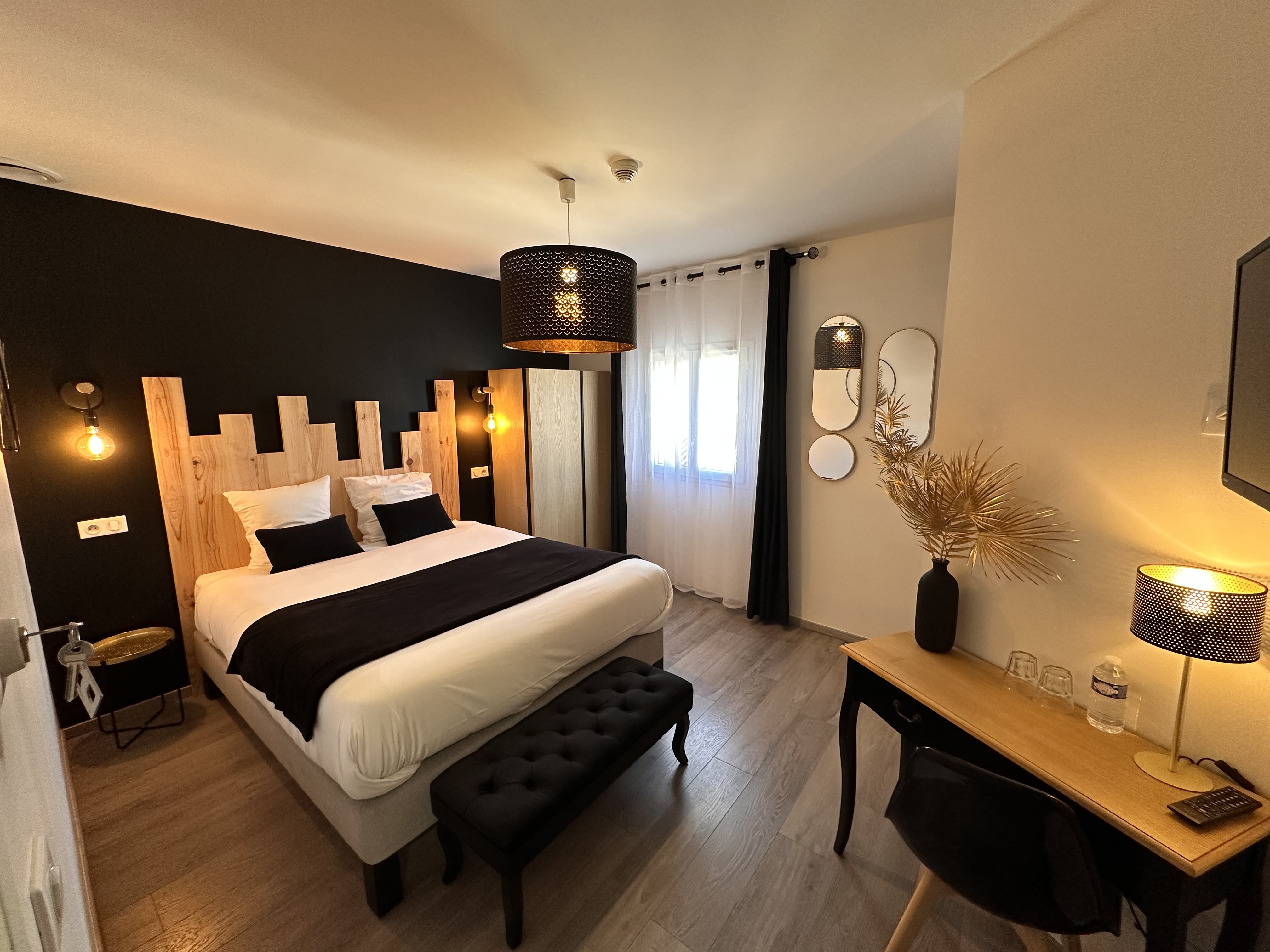 AUBERGE DU VIEUX LANAS 8/23