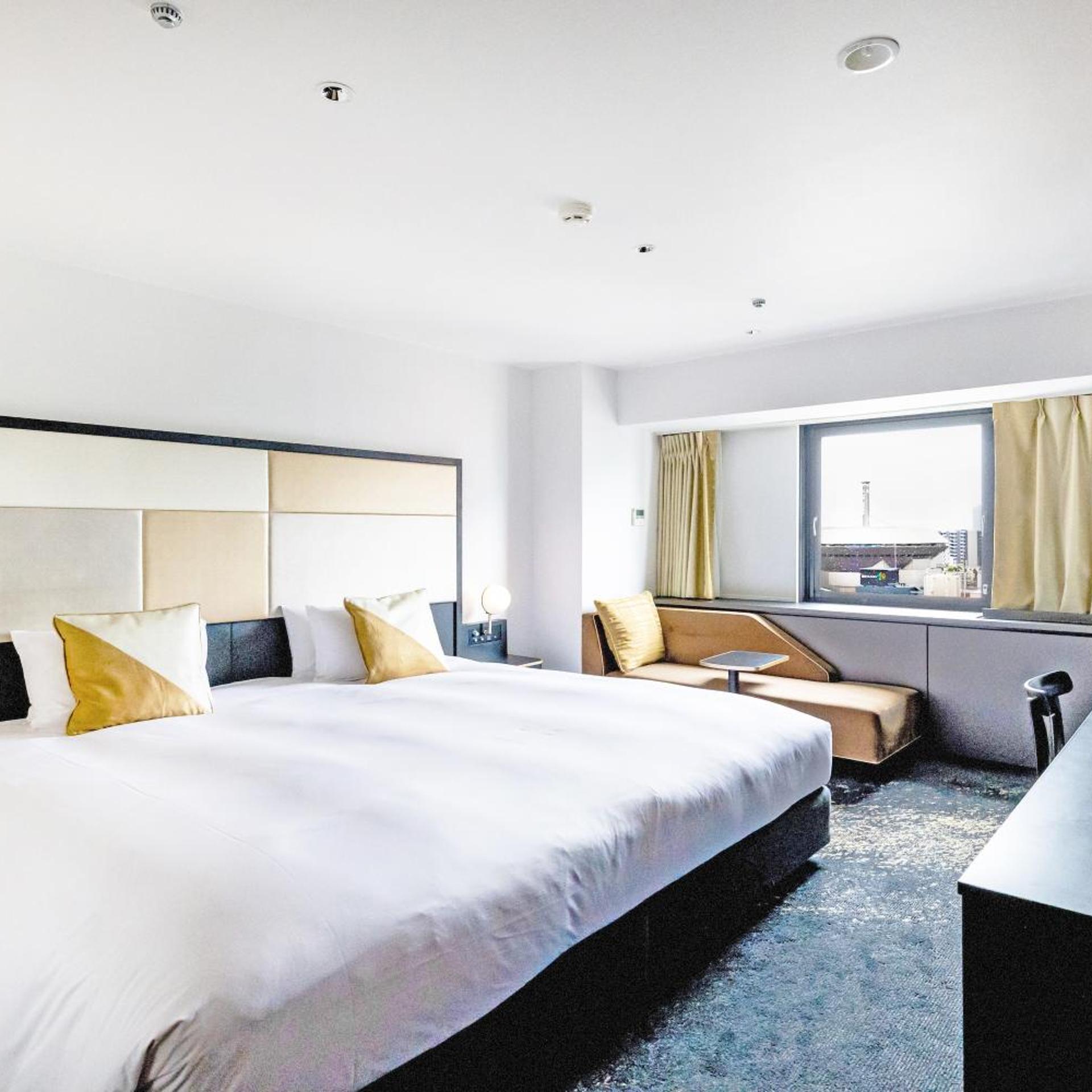 Room, King Bed, Club Lounge Access, Cross Floor