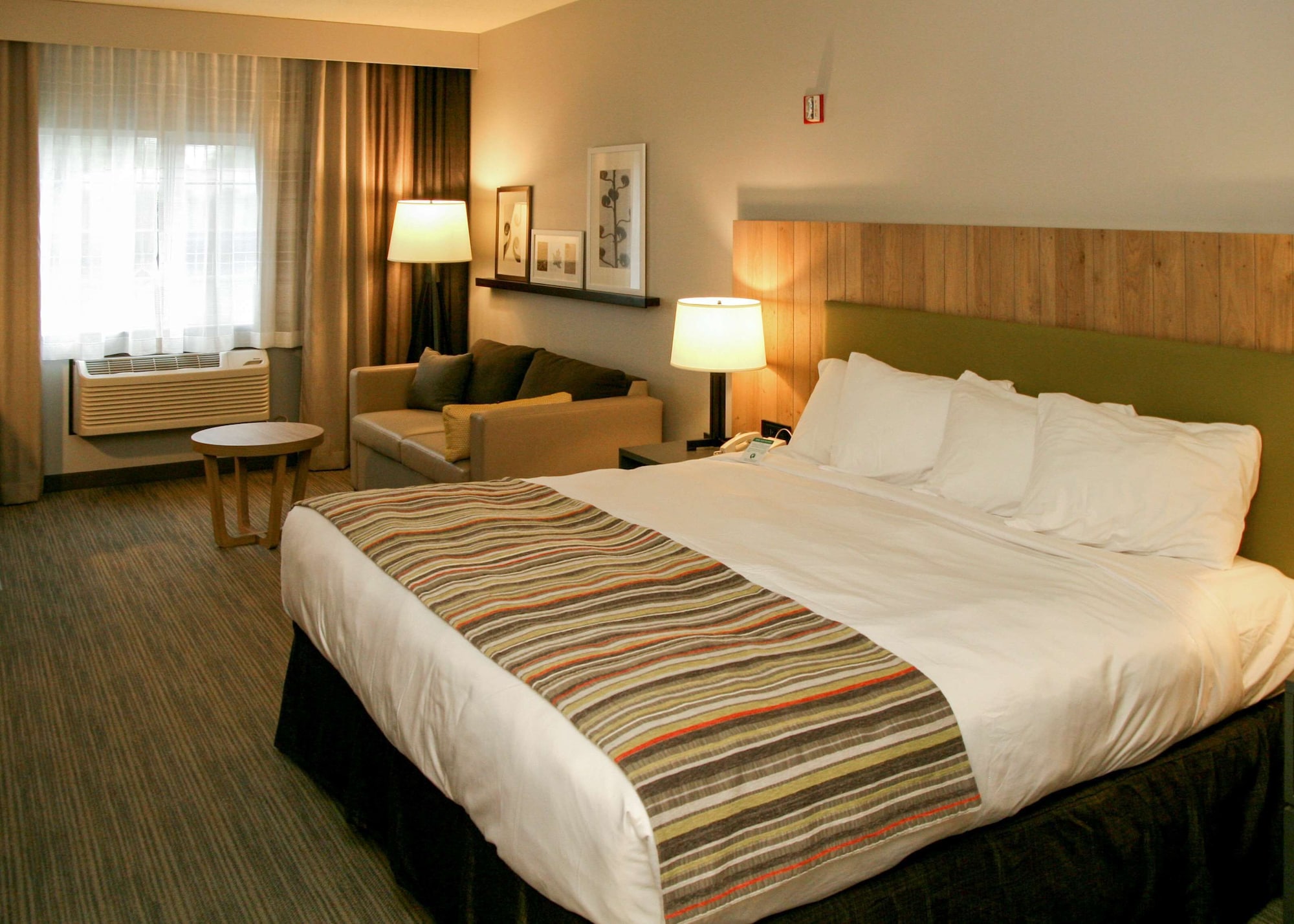 1 Bedroom, Suite, King Bed, Jetted Tub