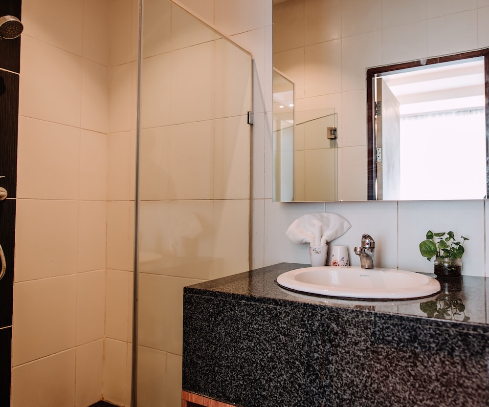 Imperial Suites Serviced Apartment 50/50