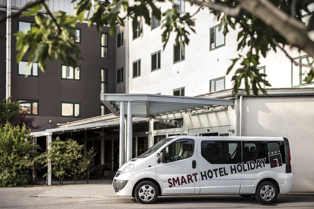 Smart Hotel Holiday 42/50