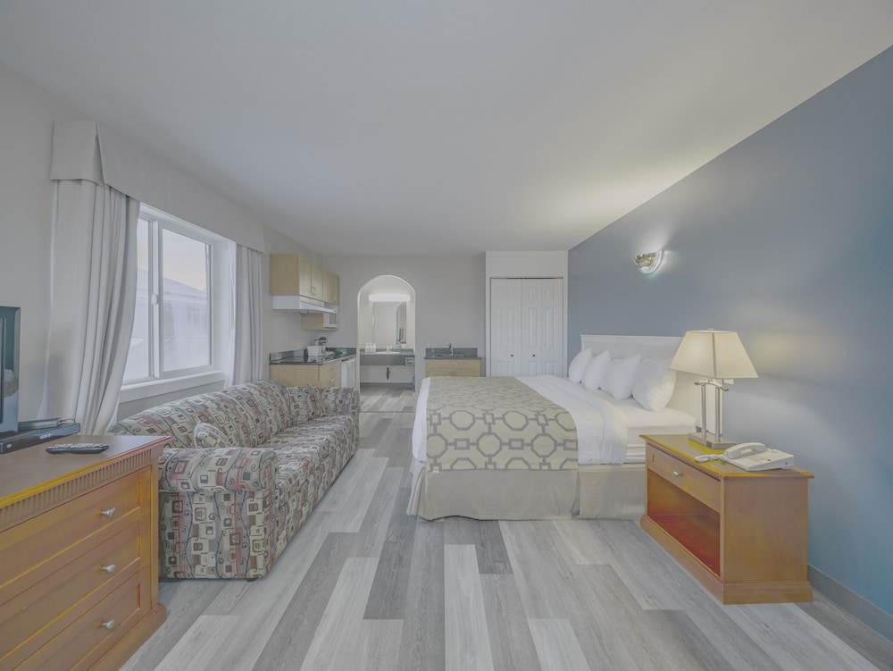 Baymont by Wyndham Hinton 35/48