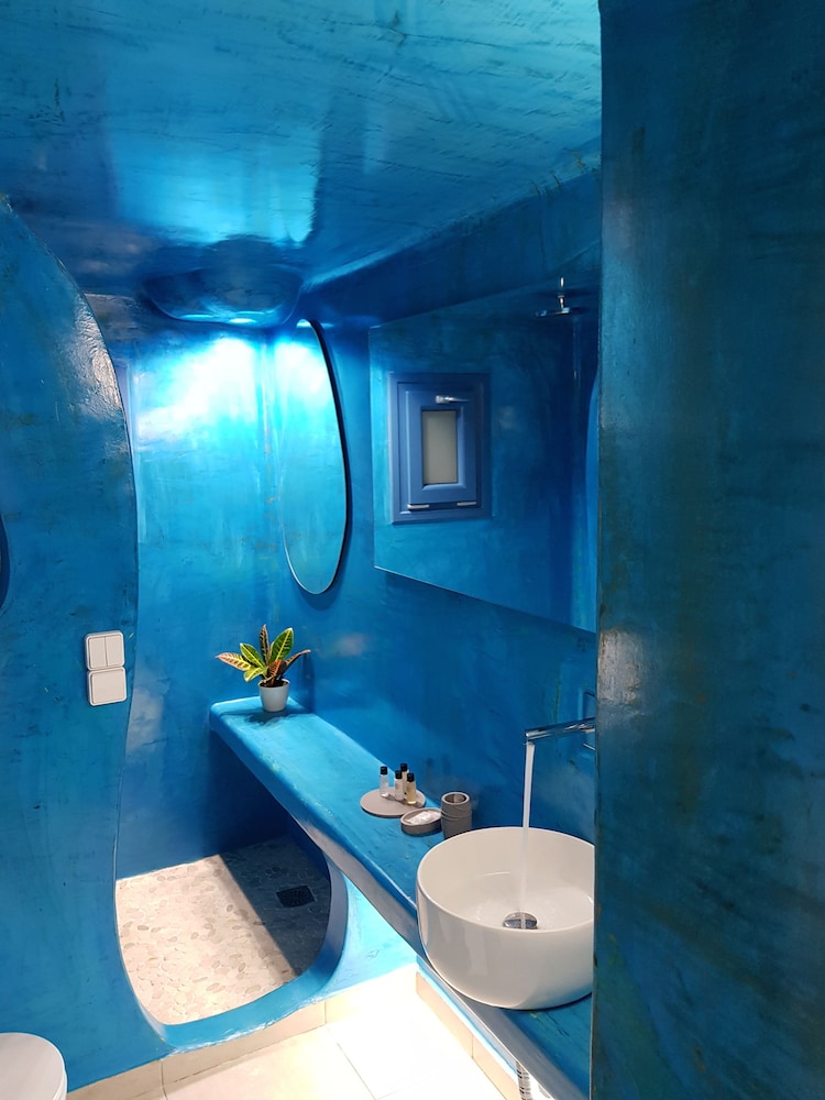 Amera Suites 43/48