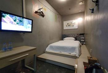 Charming, Mini, King Bed, No Window, Tatami