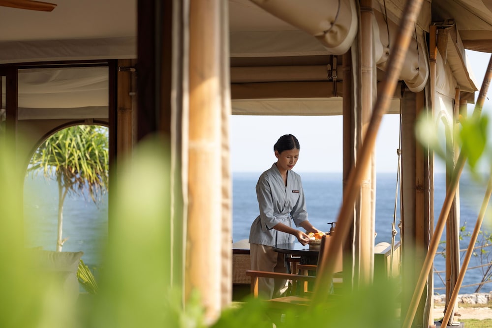 ARNA Suites and Ocean Lounge 3/46