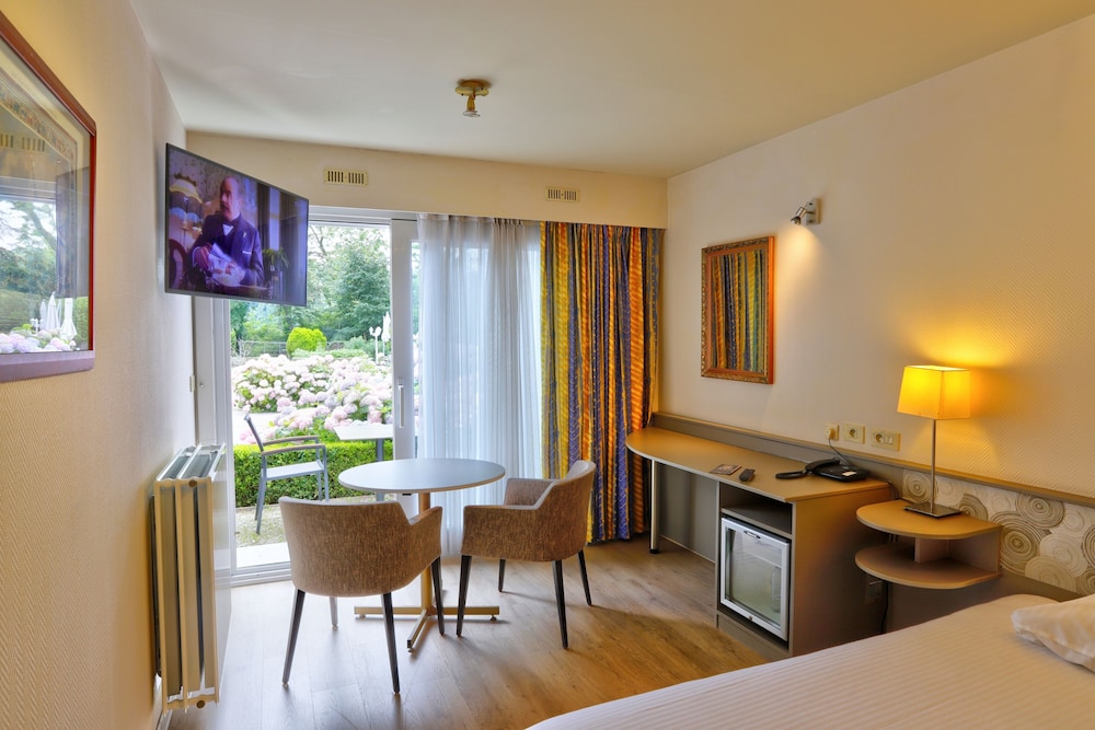 RELAIS DU SILENCE AUBERGE DU VIEUX CEDRE 19/31
