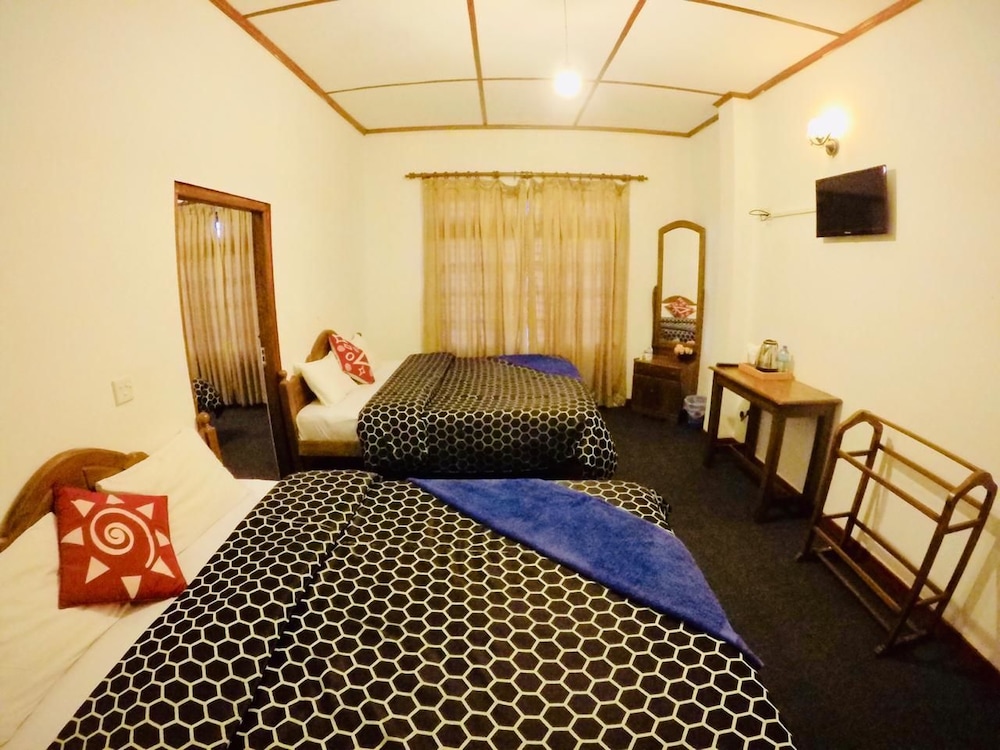 New Royal Mount Hotel 20/50