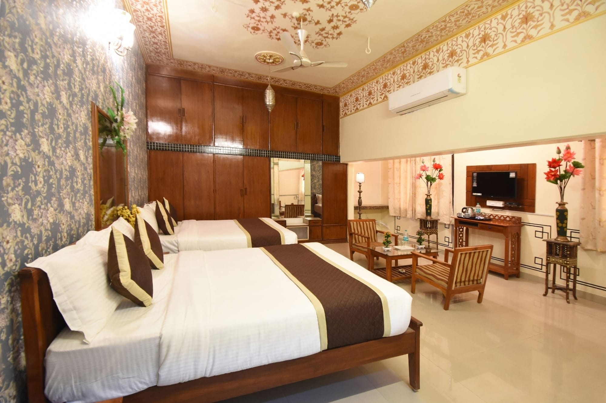 FAMILY, 2 DOUBLE BEDS