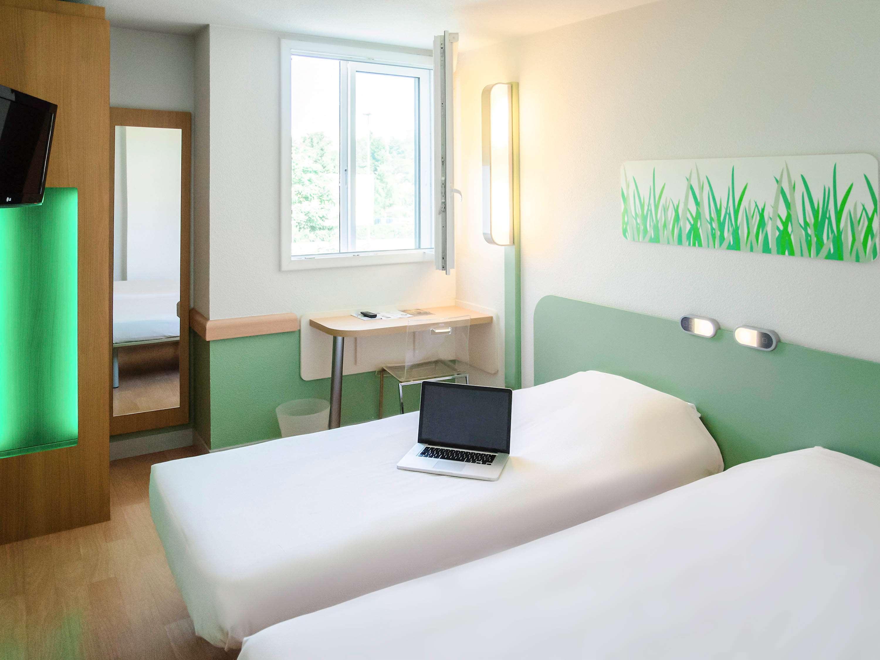 Standard, Twin Beds