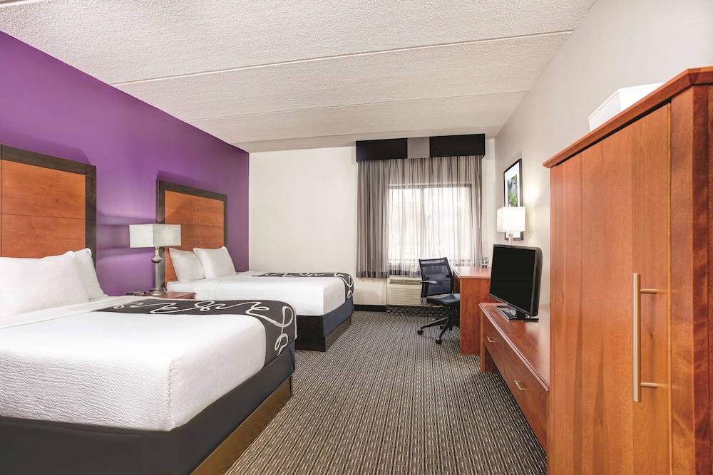La Quinta Inn & Suites by Wyndham Atlanta Roswell 17/47