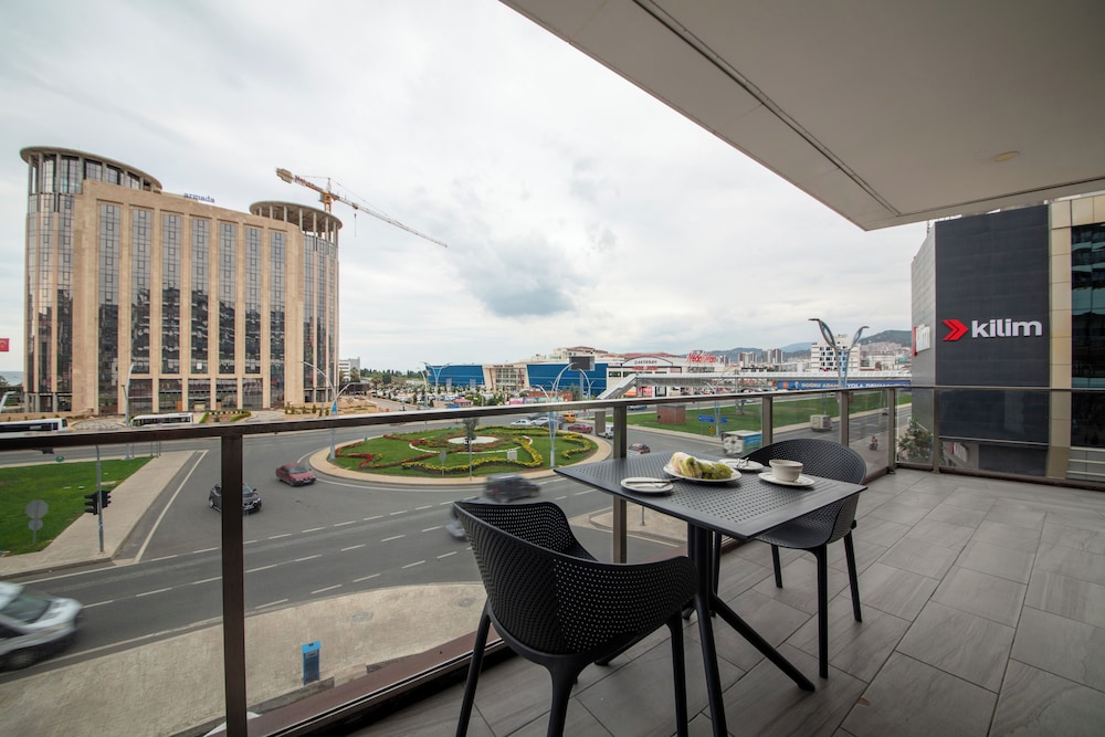 V CENTER HOTEL 56/65