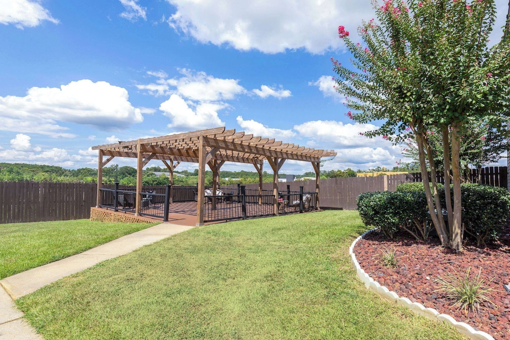 Ramada by Wyndham Studio Suites Dothan 29/35